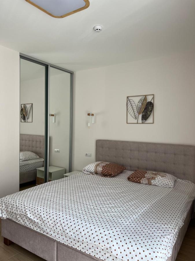 Жк «Сонячний Квартал» Appartement Solochyn Buitenkant foto