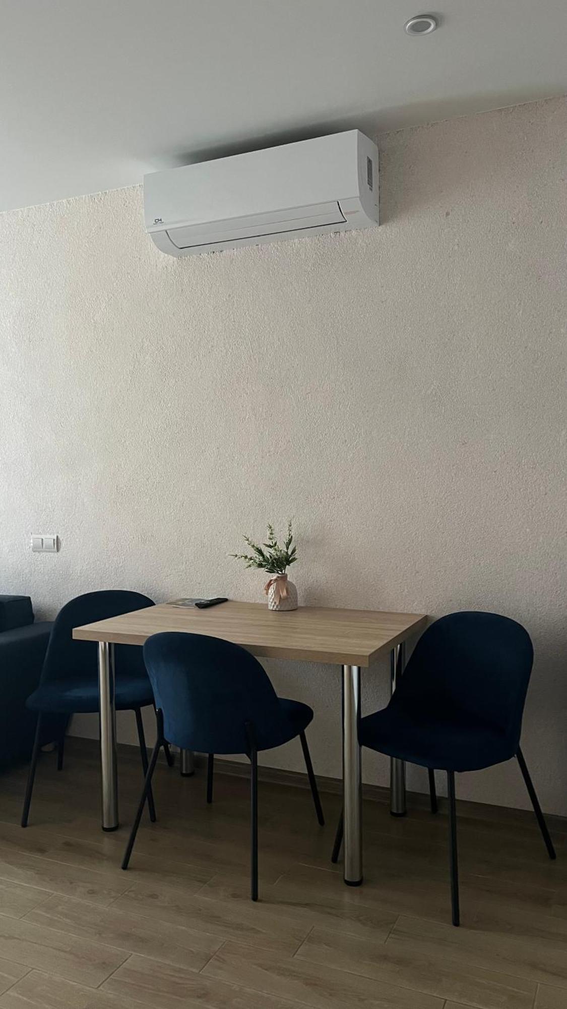 Жк «Сонячний Квартал» Appartement Solochyn Buitenkant foto