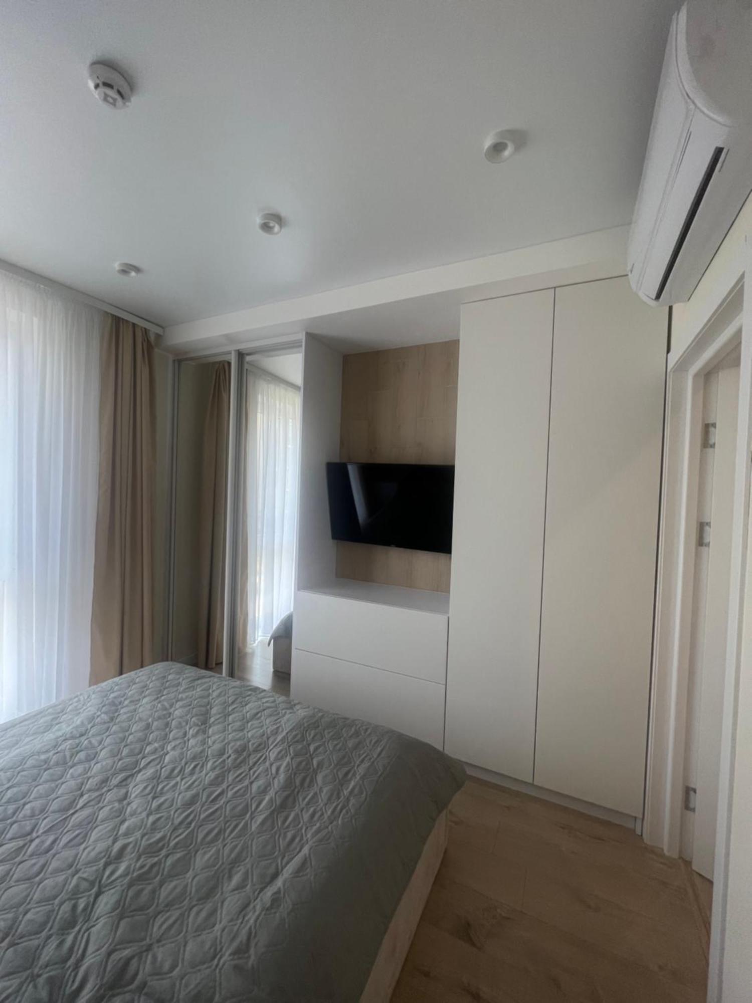 Жк «Сонячний Квартал» Appartement Solochyn Buitenkant foto