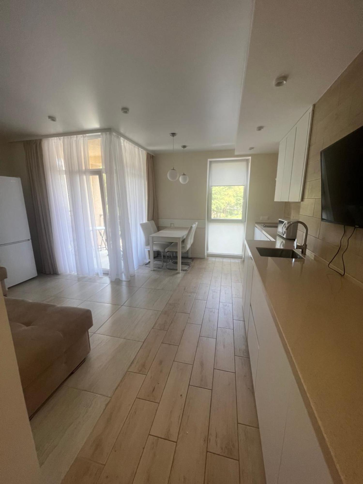 Жк «Сонячний Квартал» Appartement Solochyn Buitenkant foto